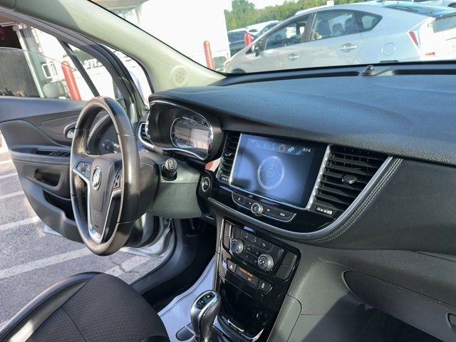 Used 2021 Buick Encore Preferred image 22