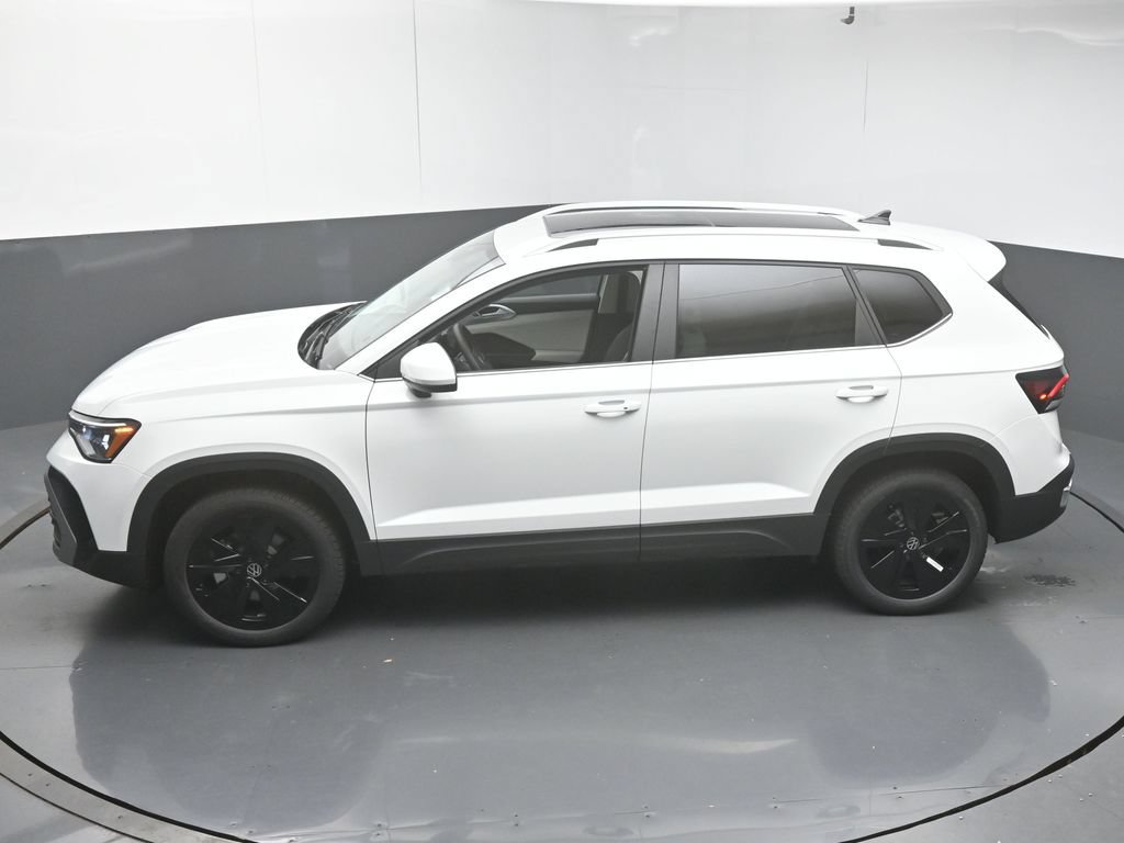New 2026 Volkswagen Taos SE FWD image 44