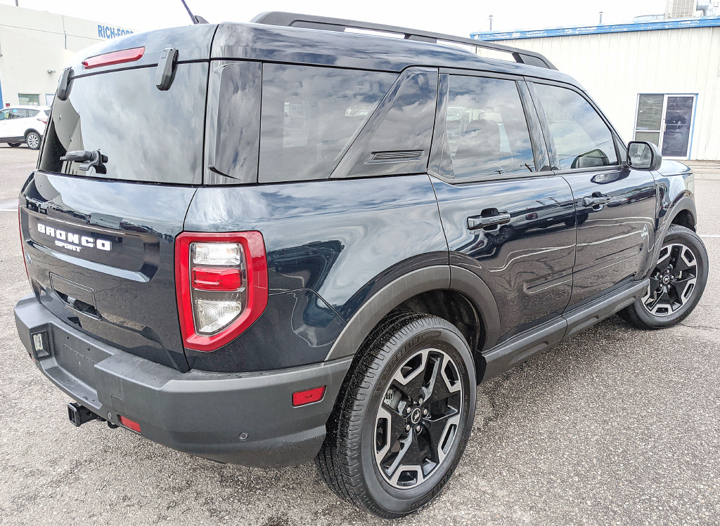 Certified 2021 Ford Bronco Sport Outer Banks w/ Outer Banks Package AWD/4WD image 4