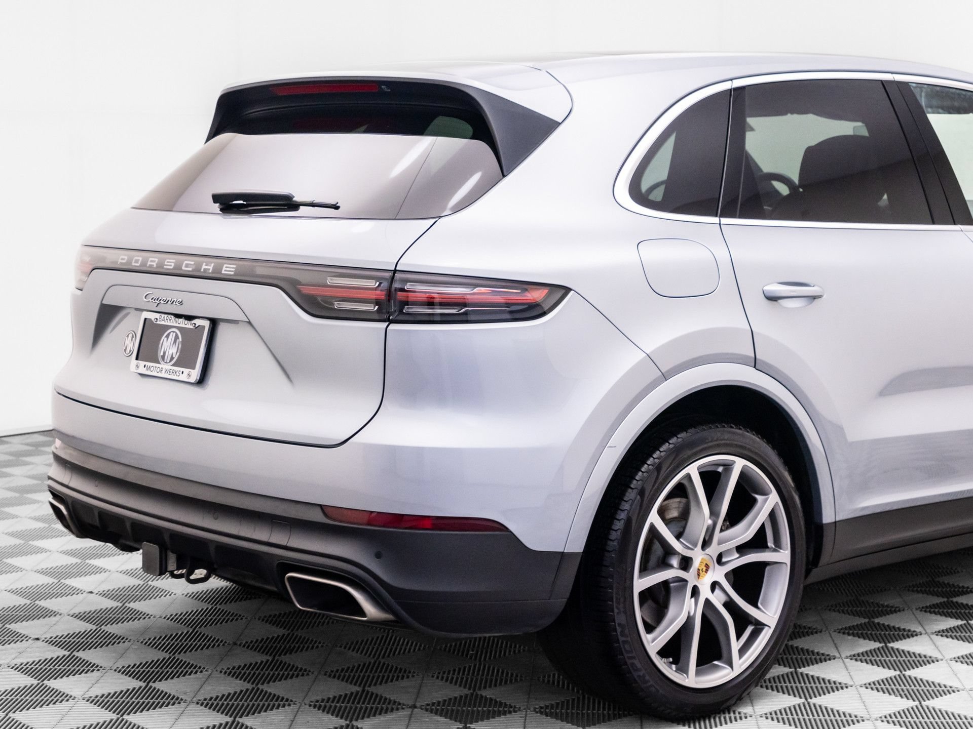 Certified 2023 Porsche Cayenne AWD/4WD image 38