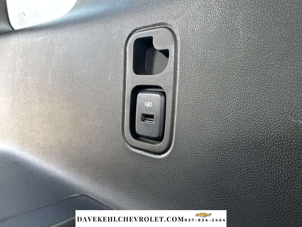 Used 2023 Chevrolet Traverse RS FWD image 37