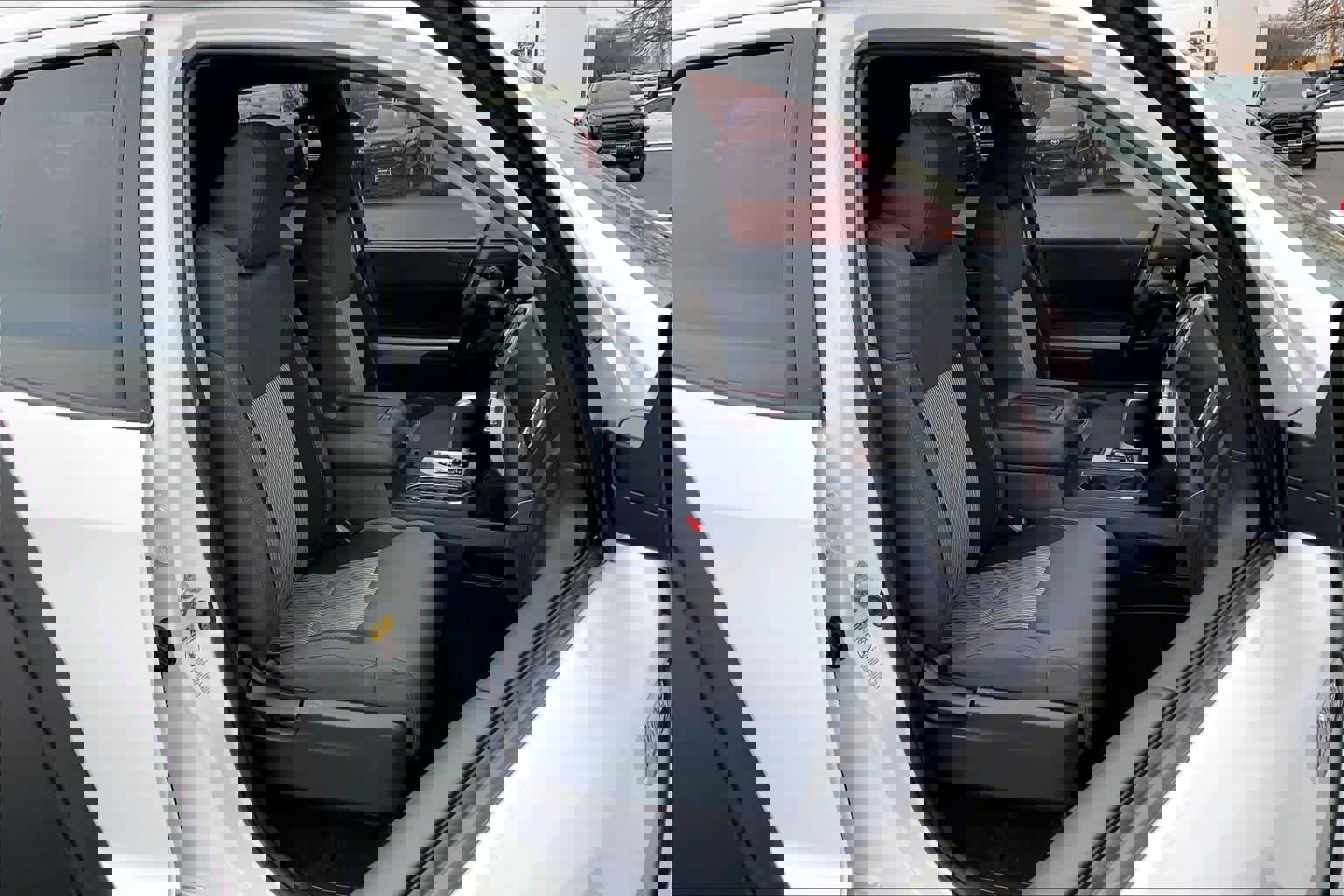 Used 2016 Toyota Tundra SR5 w/ TRD Off Road Package image 9