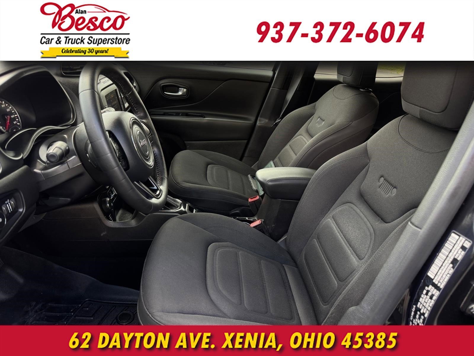 Used 2016 Jeep Renegade Latitude AWD/4WD image 10