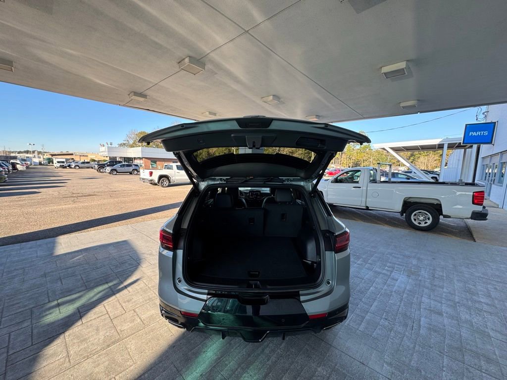 Used 2025 Chevrolet Blazer RS image 9