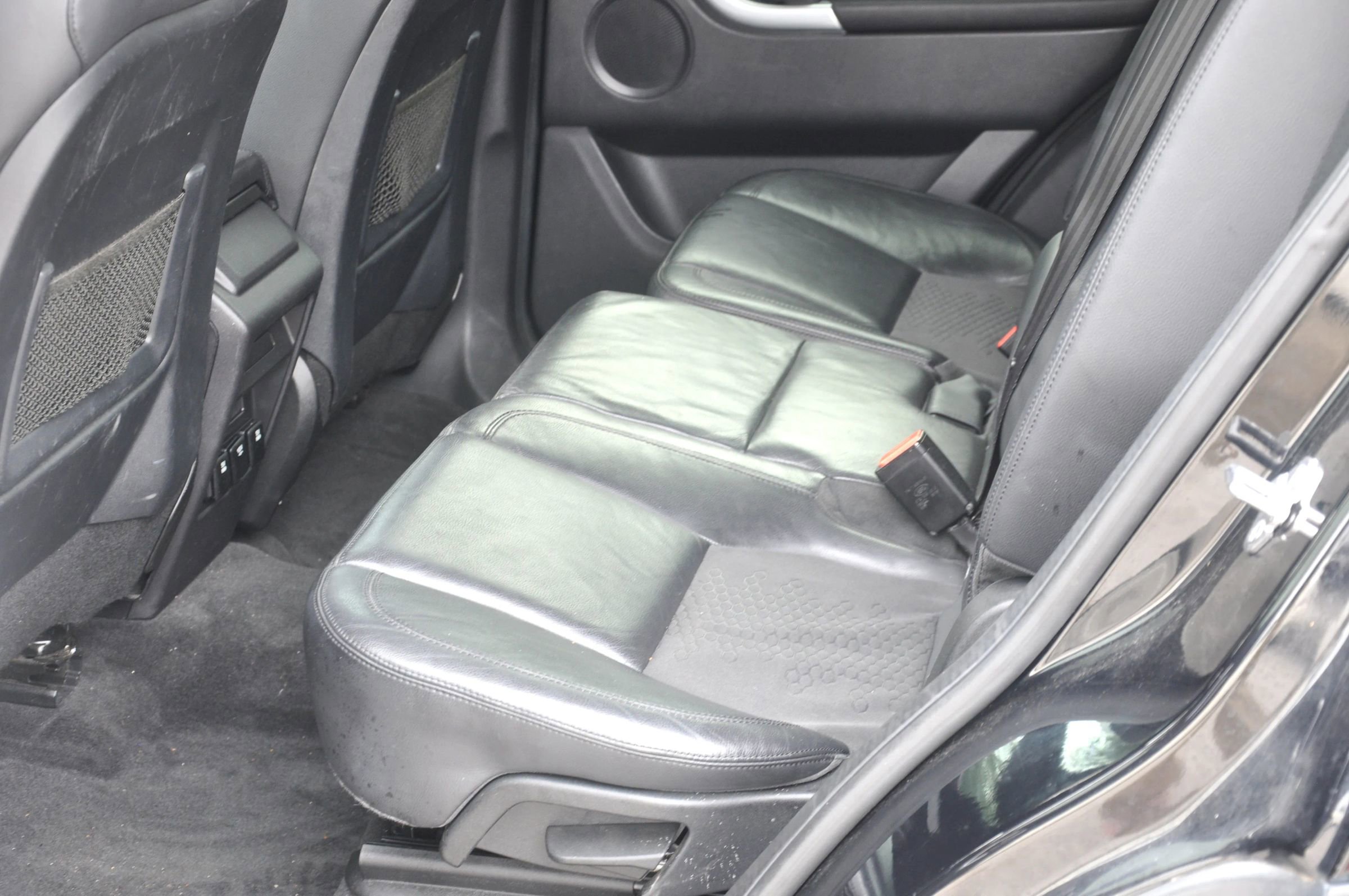 Used 2017 Land Rover Discovery Sport SE image 12