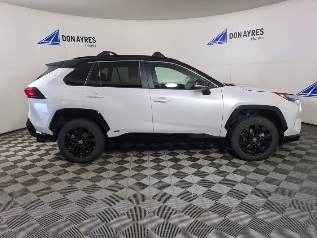Used 2024 Toyota RAV4 XSE w/ Weather Package AWD/4WD image 9