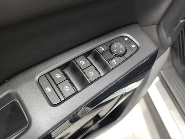 Used 2023 Nissan Pathfinder SV w/ SV Premium Package image 25
