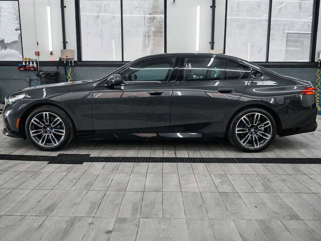 Used 2026 BMW 530i xDrive image 4