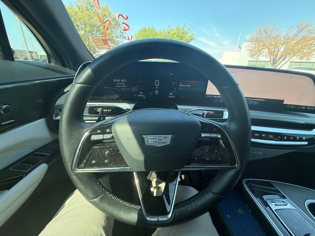 Used 2024 Cadillac Lyriq Luxury AWD/4WD image 12