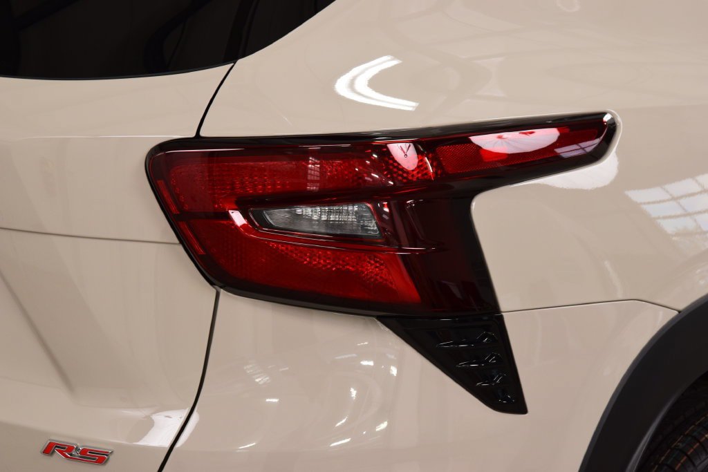 New 2026 Chevrolet Trax RS w/ Sunroof Package FWD image 19