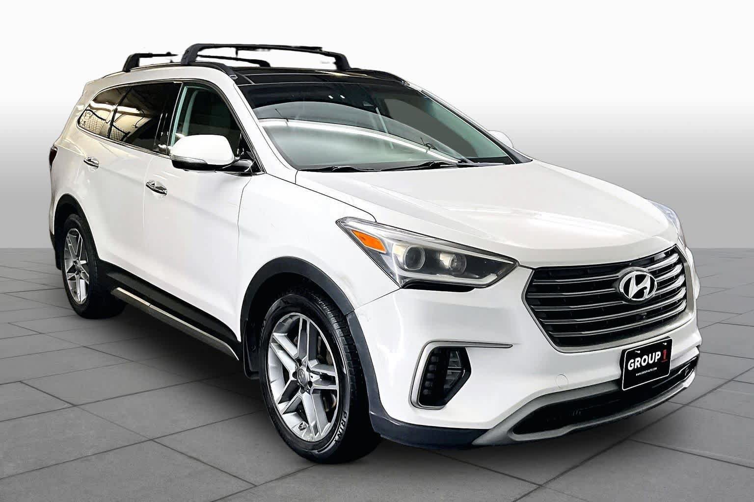 Used 2017 Hyundai Santa Fe Limited AWD/4WD image 3
