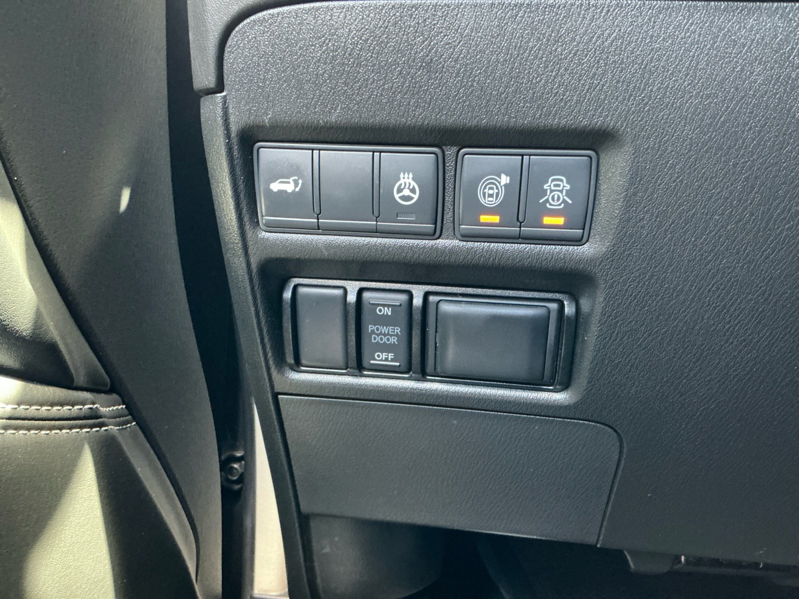 Used 2020 Nissan Armada Platinum w/ Captain's Chairs Package RWD image 31