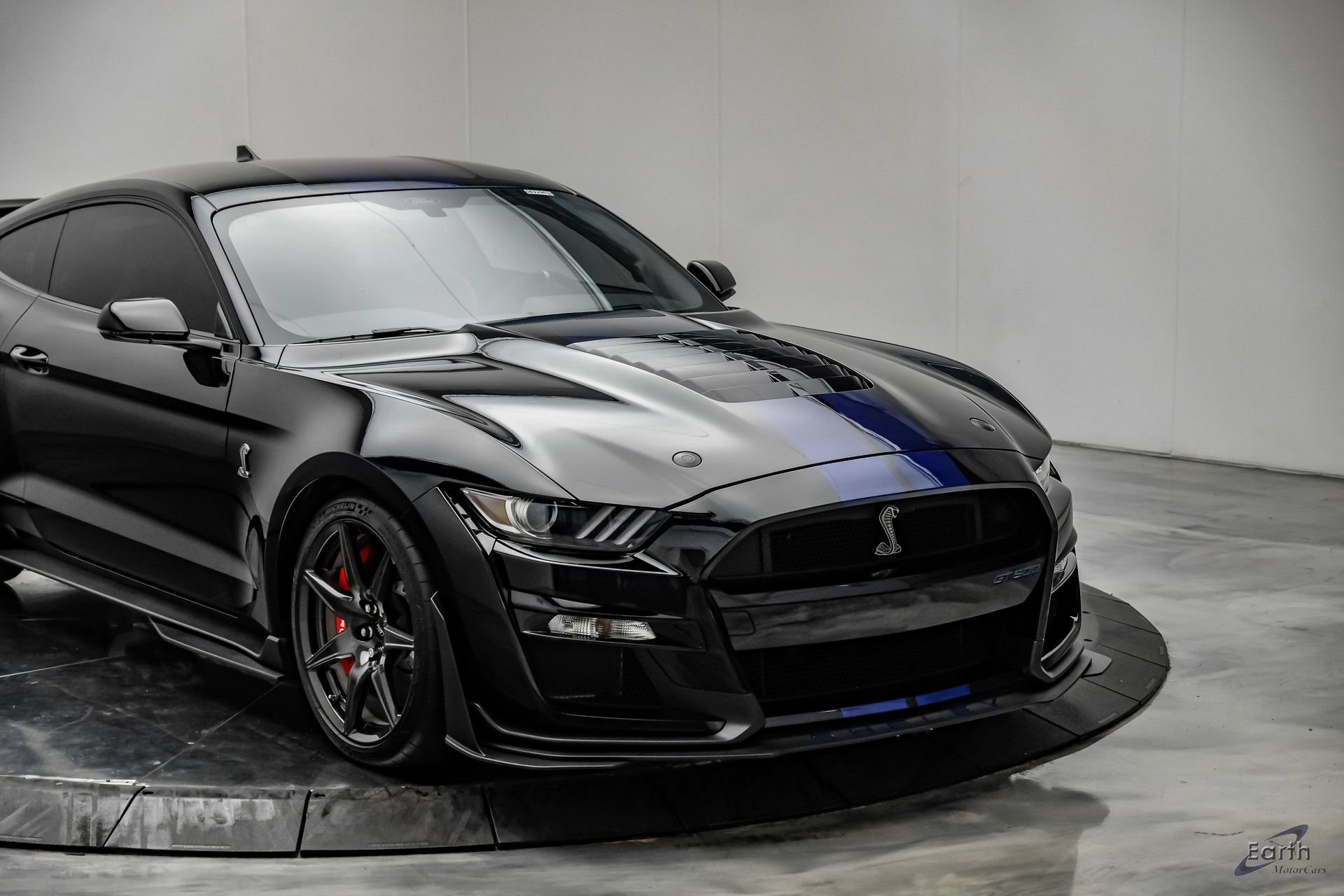 Used 2021 Ford Mustang Shelby GT500 w/ Carbon Fiber Track Pack RWD image 32