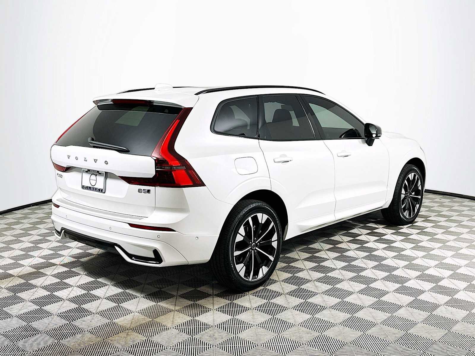 Used 2026 Volvo XC60 B5 Plus w/ Protection Package Premier AWD/4WD image 7