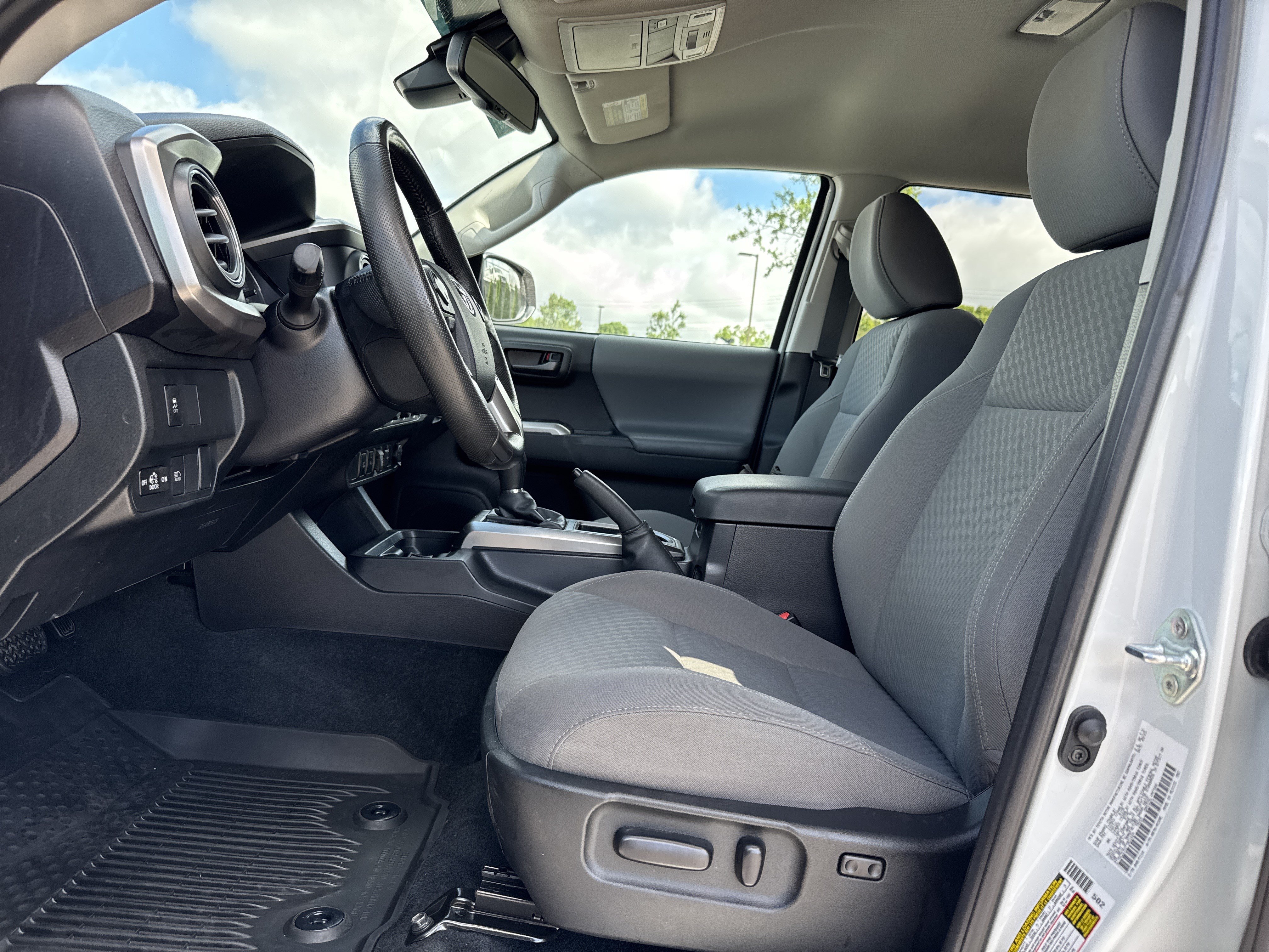 Used 2023 Toyota Tacoma SR5 RWD image 15