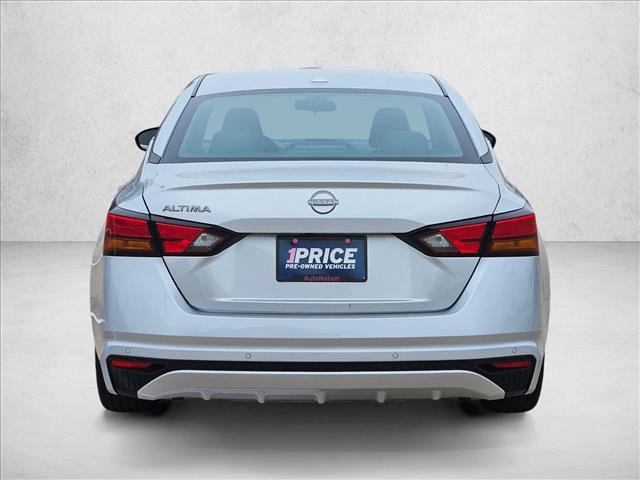 Used 2025 Nissan Altima 2.5 SV FWD image 6