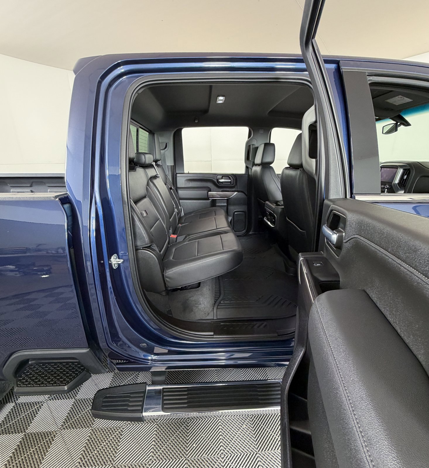 Used 2021 Chevrolet Silverado 2500 LTZ image 5
