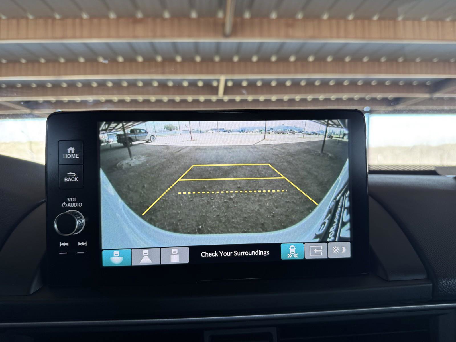 Used 2025 Honda Pilot Touring image 14