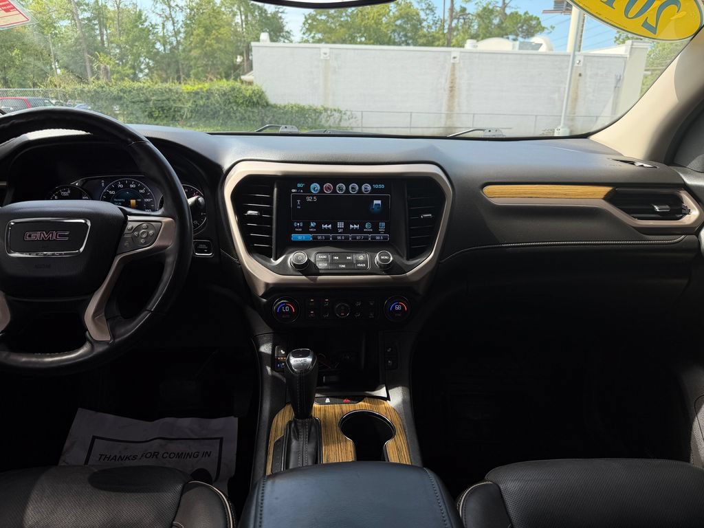 Used 2018 GMC Acadia Denali w/ Technology Package FWD image 17