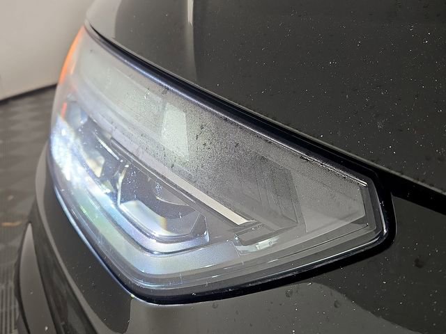 Used 2023 Audi SQ5 Premium Plus w/ Premium Plus Package image 9