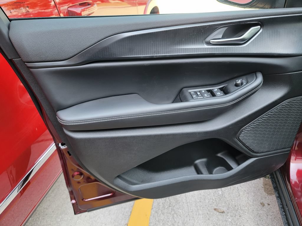 New 2026 Jeep Grand Cherokee Laredo X RWD image 9