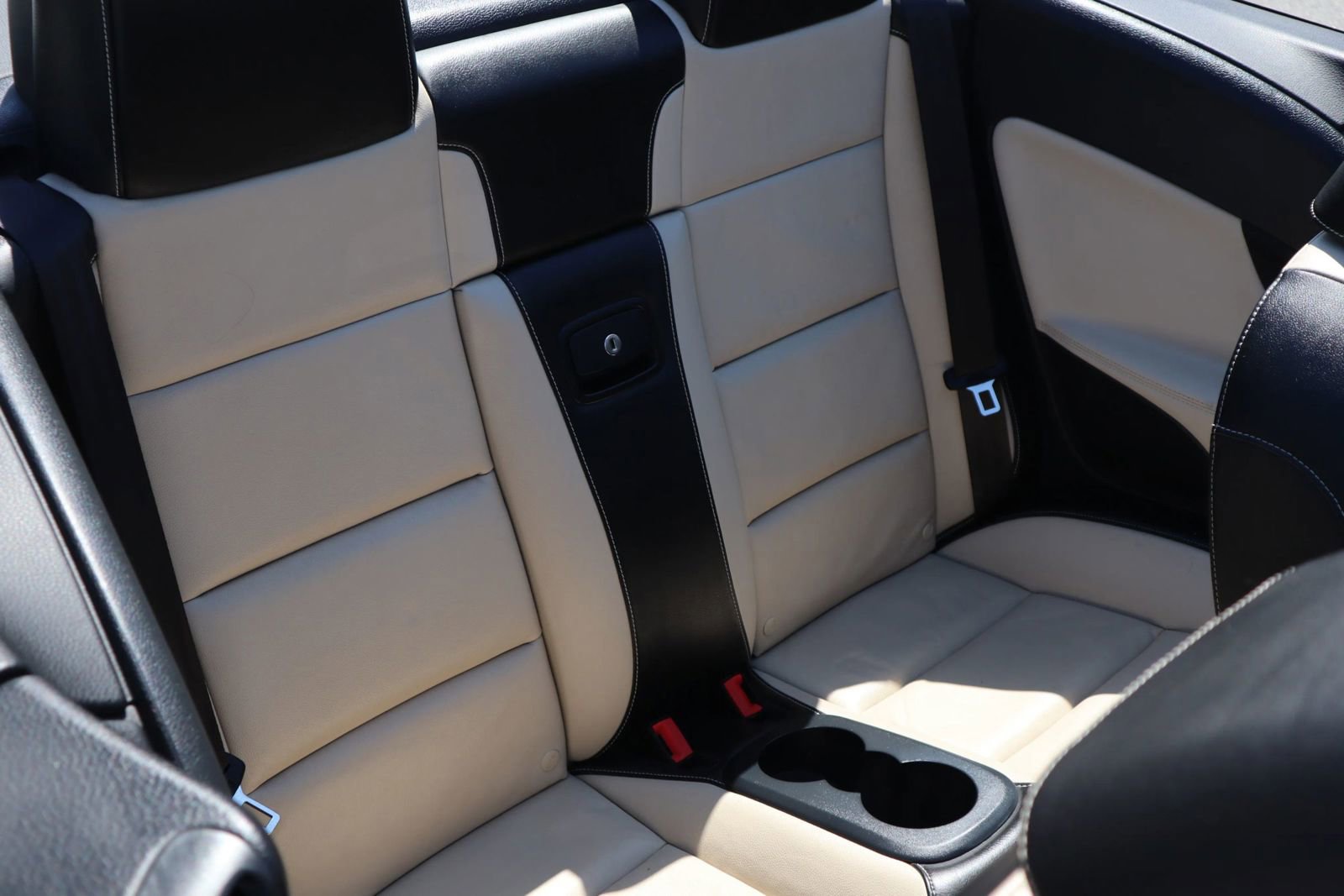 Used 2015 Volkswagen Eos Executive FWD image 15