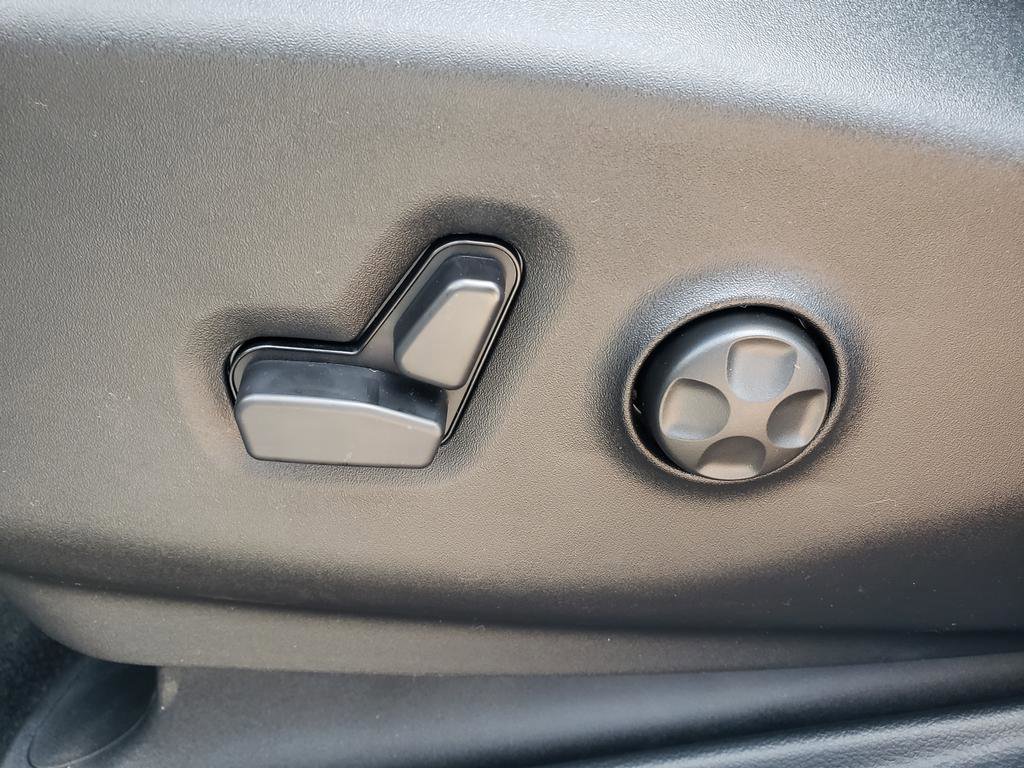 New 2026 Chrysler Pacifica Select image 18