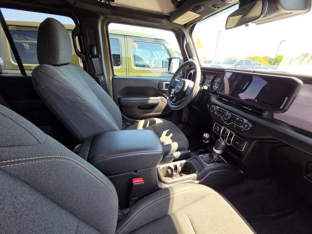 Used 2025 Jeep Wrangler Unlimited Sport AWD/4WD image 19