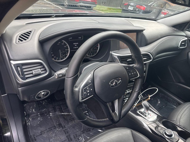 Used 2018 INFINITI QX30 FWD image 16