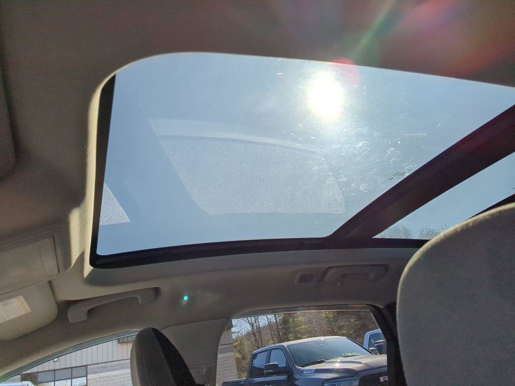 Used 2022 Ford Escape SE w/ SE Sport Appearance Package image 12