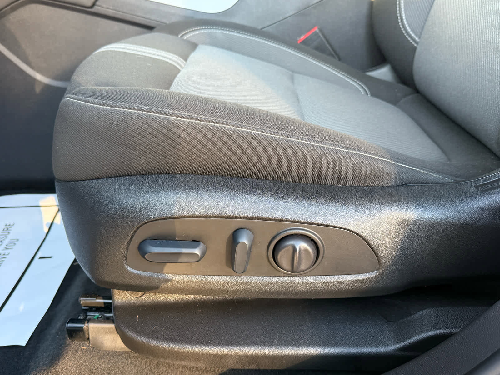 Used 2025 Chevrolet Blazer LT image 14