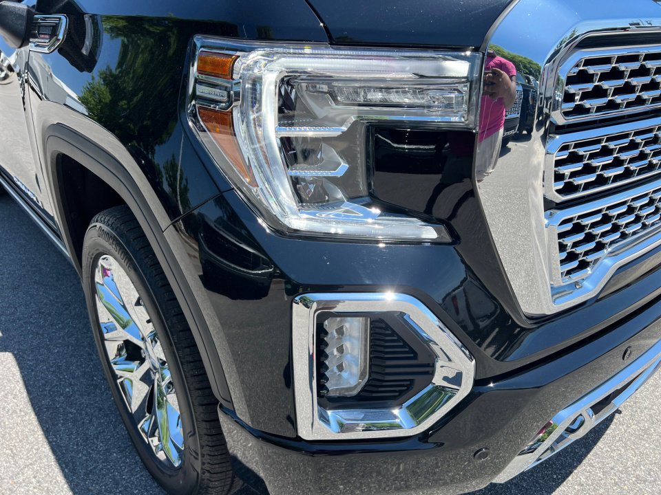Used 2021 GMC Sierra 1500 Denali w/ Denali Ultimate Package AWD/4WD image 24