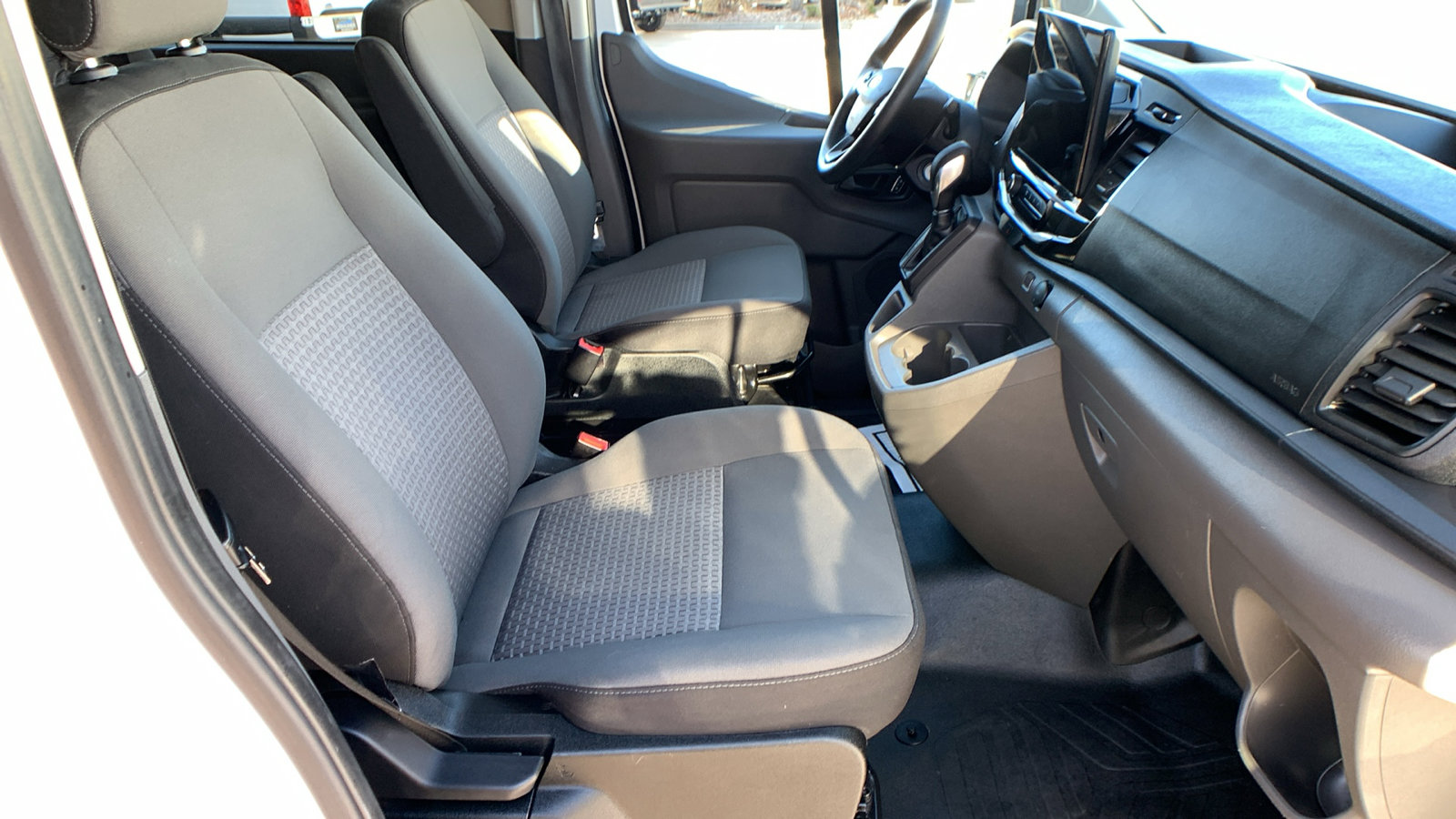 Used 2024 Ford Transit 350 XLT image 22