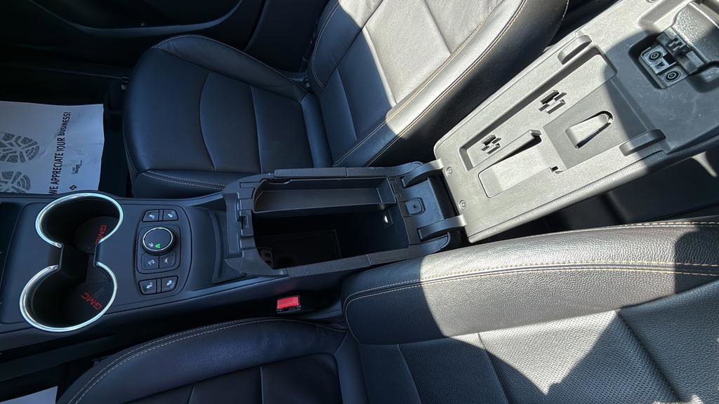 Used 2021 GMC Terrain SLT w/ Elevation Edition image 26