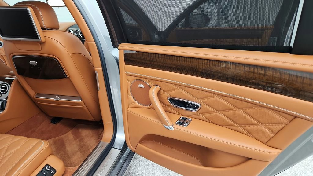 Used 2015 Bentley Flying Spur V8 AWD/4WD image 35
