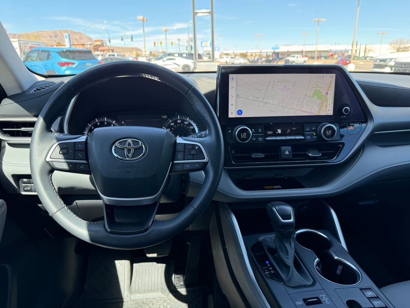 Used 2024 Toyota Highlander XLE AWD/4WD image 16