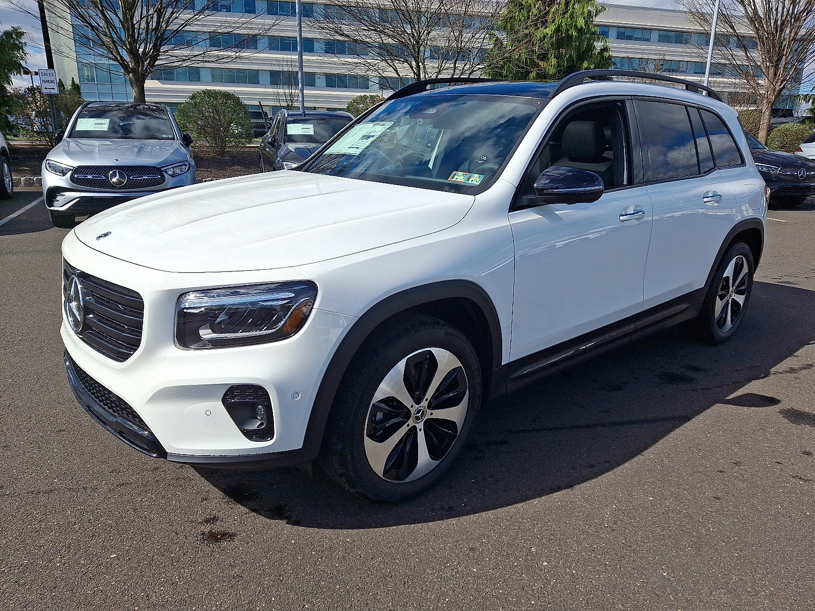 New 2026 Mercedes-Benz GLB 250 4MATIC image 3