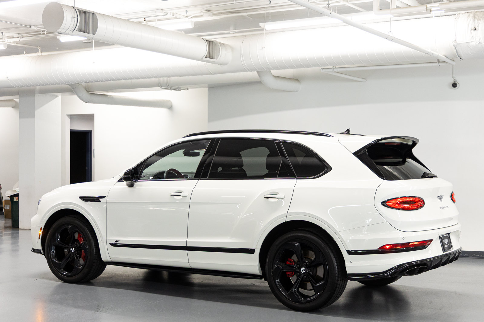 Used 2023 Bentley Bentayga AWD/4WD image 4