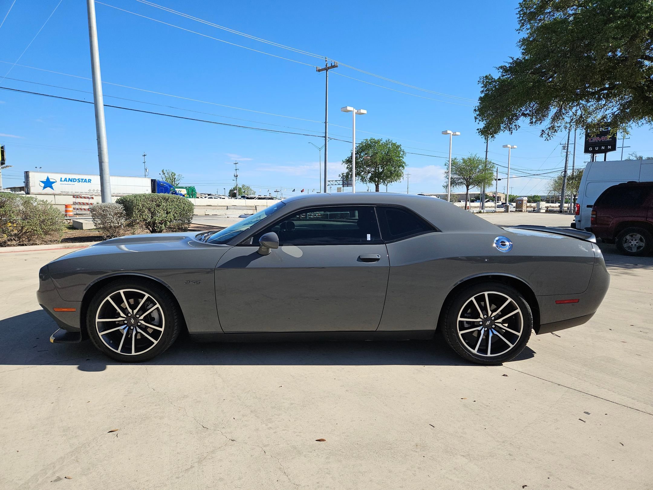 Used 2023 Dodge Challenger R/T RWD image 6