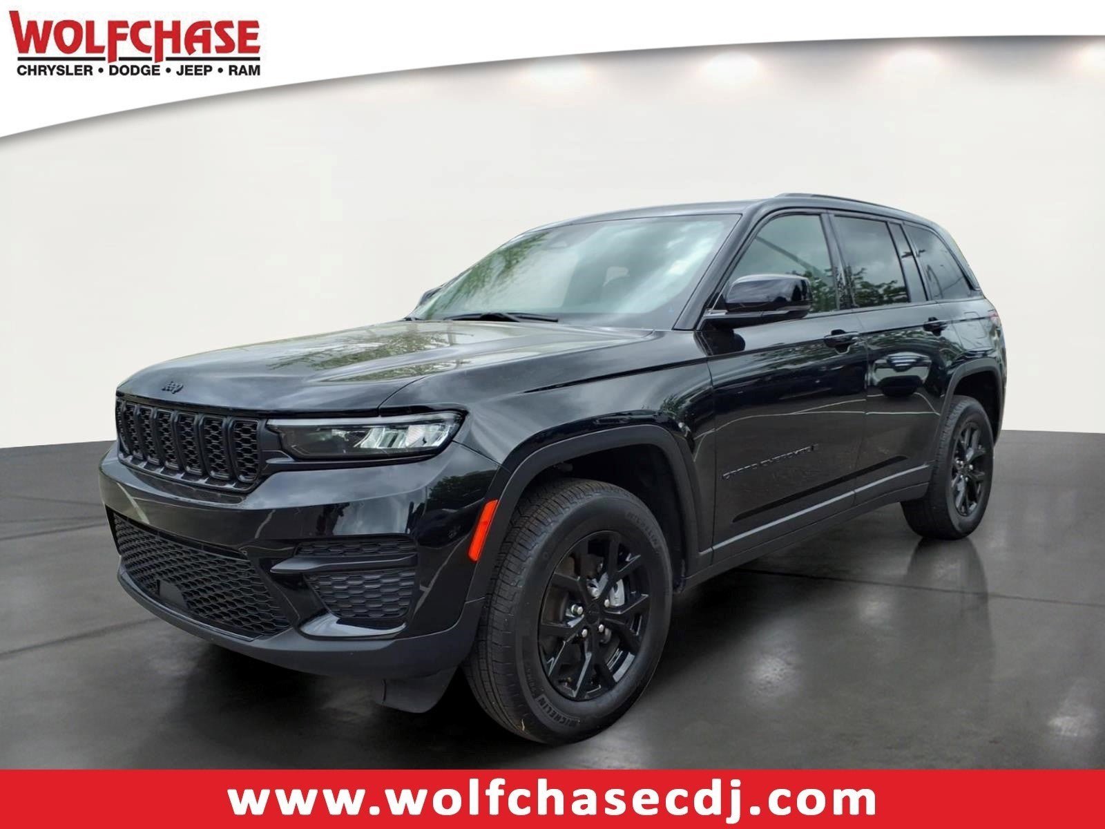 Certified 2025 Jeep Grand Cherokee Altitude image 1