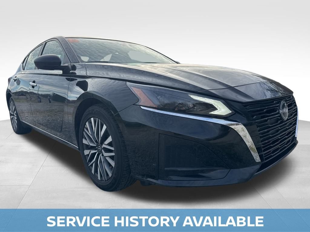 Used 2025 Nissan Altima 2.5 SV image 18