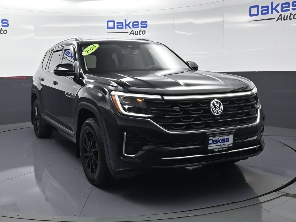 Used 2024 Volkswagen Atlas SEL Premium R-Line AWD/4WD image 2