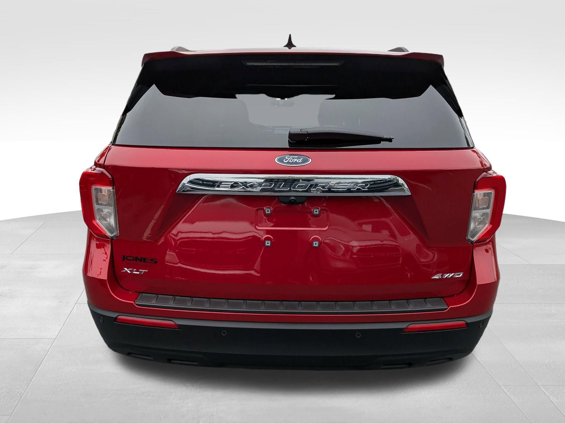 Used 2023 Ford Explorer XLT image 7