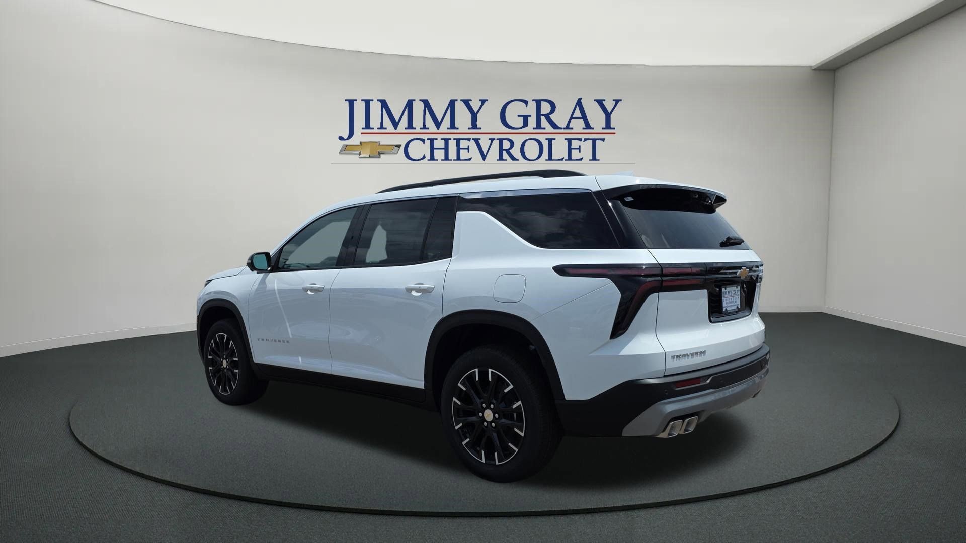 New 2026 Chevrolet Traverse LT w/ Sun and Wheel Package FWD image 3