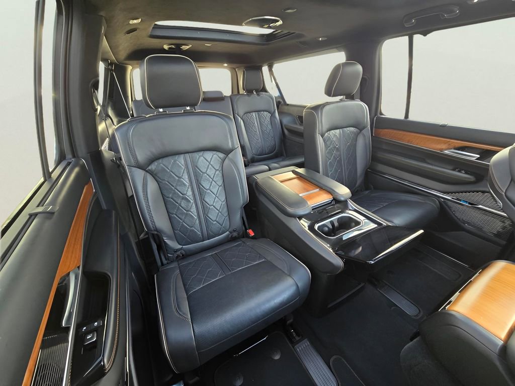 Used 2024 Jeep Grand Wagoneer L Series III AWD/4WD image 12