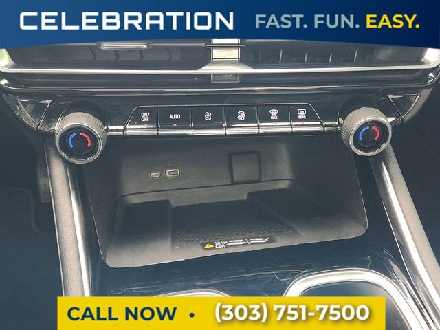 Certified 2025 Chevrolet Traverse LT w/ Sun and Wheel Package image 17