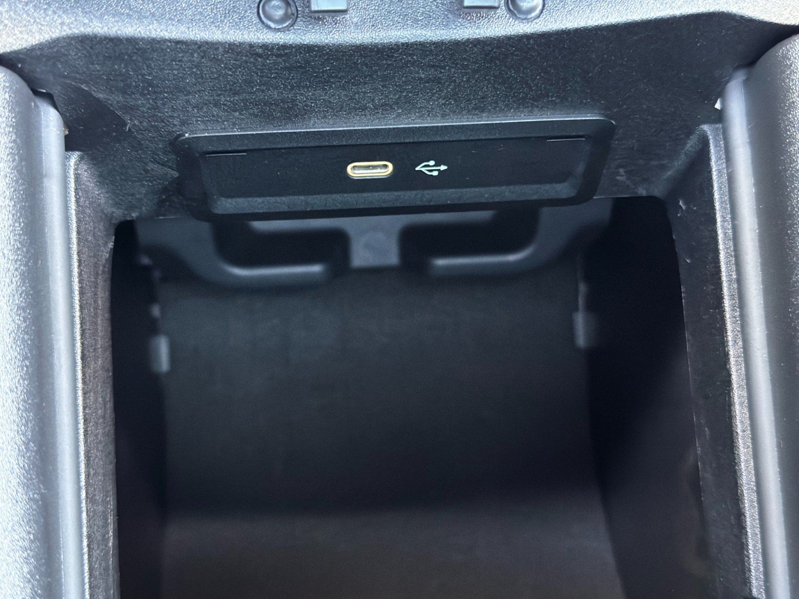 Used 2024 Mercedes-Benz GLS 63 AMG 4MATIC image 40