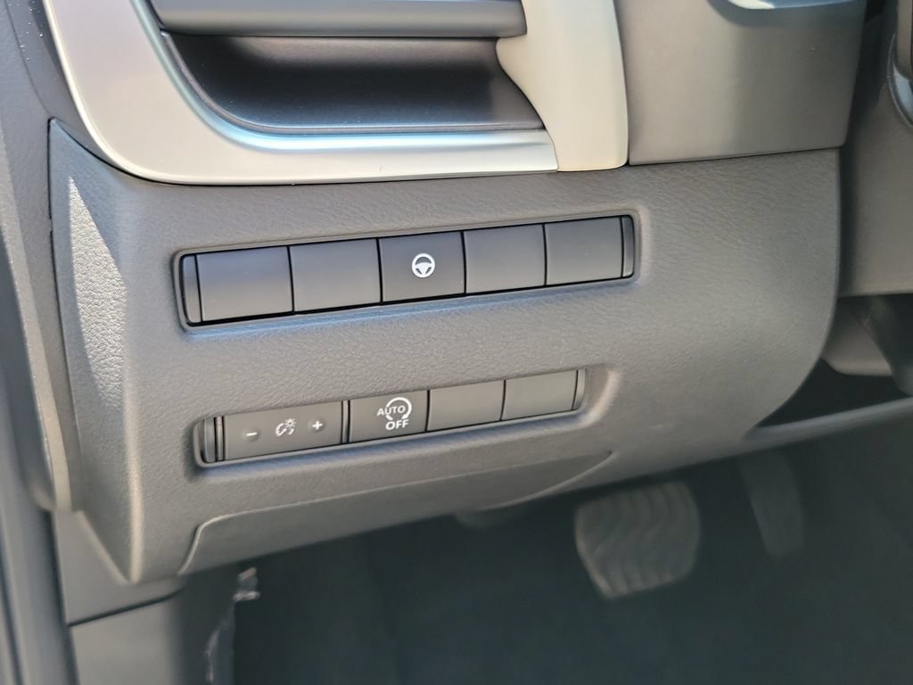 Used 2023 Nissan Rogue SV AWD/4WD image 18
