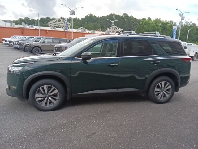 Used 2024 Nissan Pathfinder SL AWD/4WD image 6