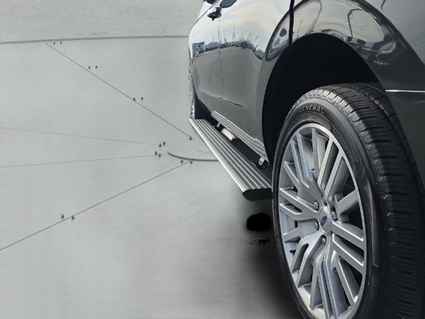 Used 2022 Ford Expedition Limited image 49